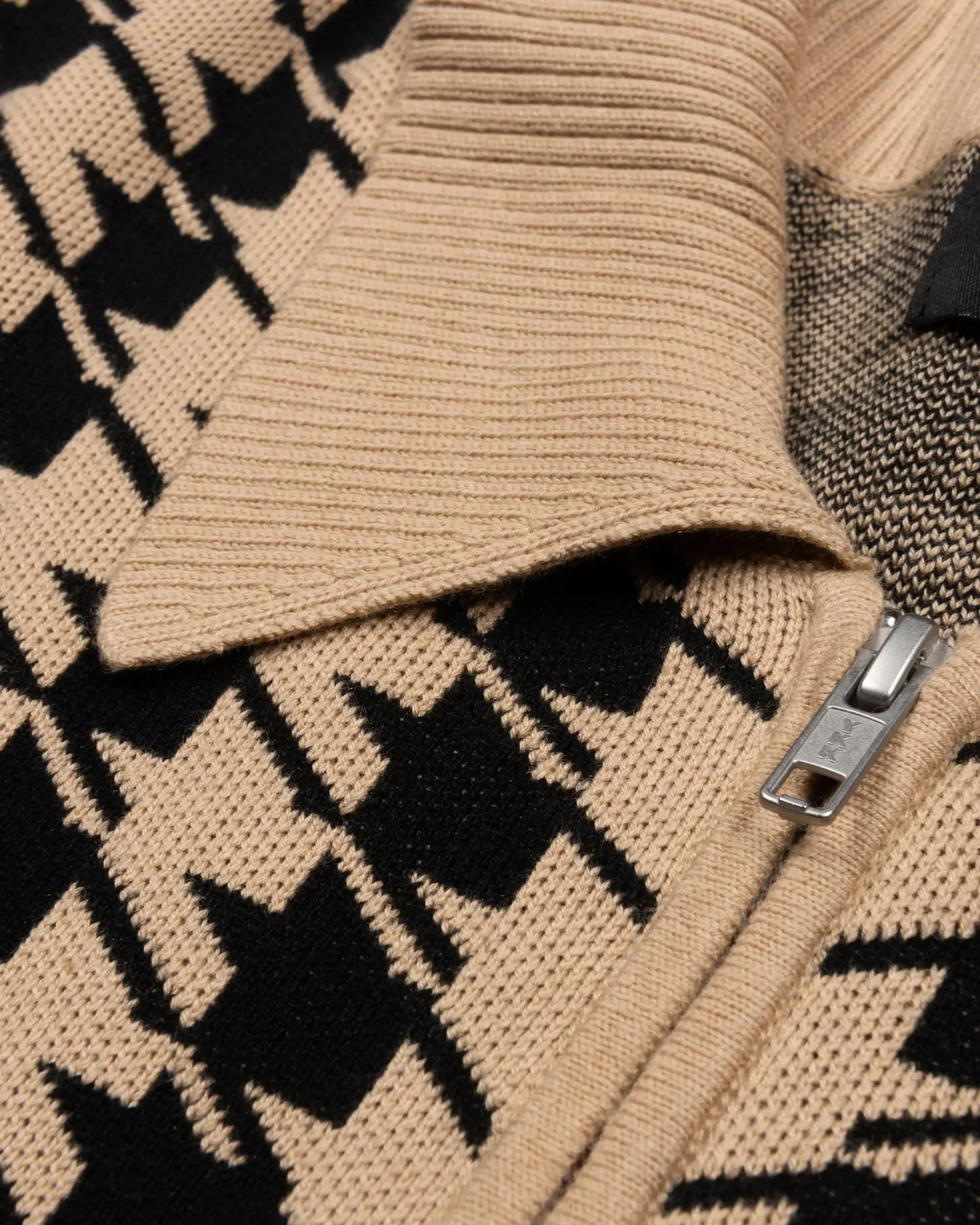 Patta Houndstooth Cardigan (Irish Cream) - Image 9